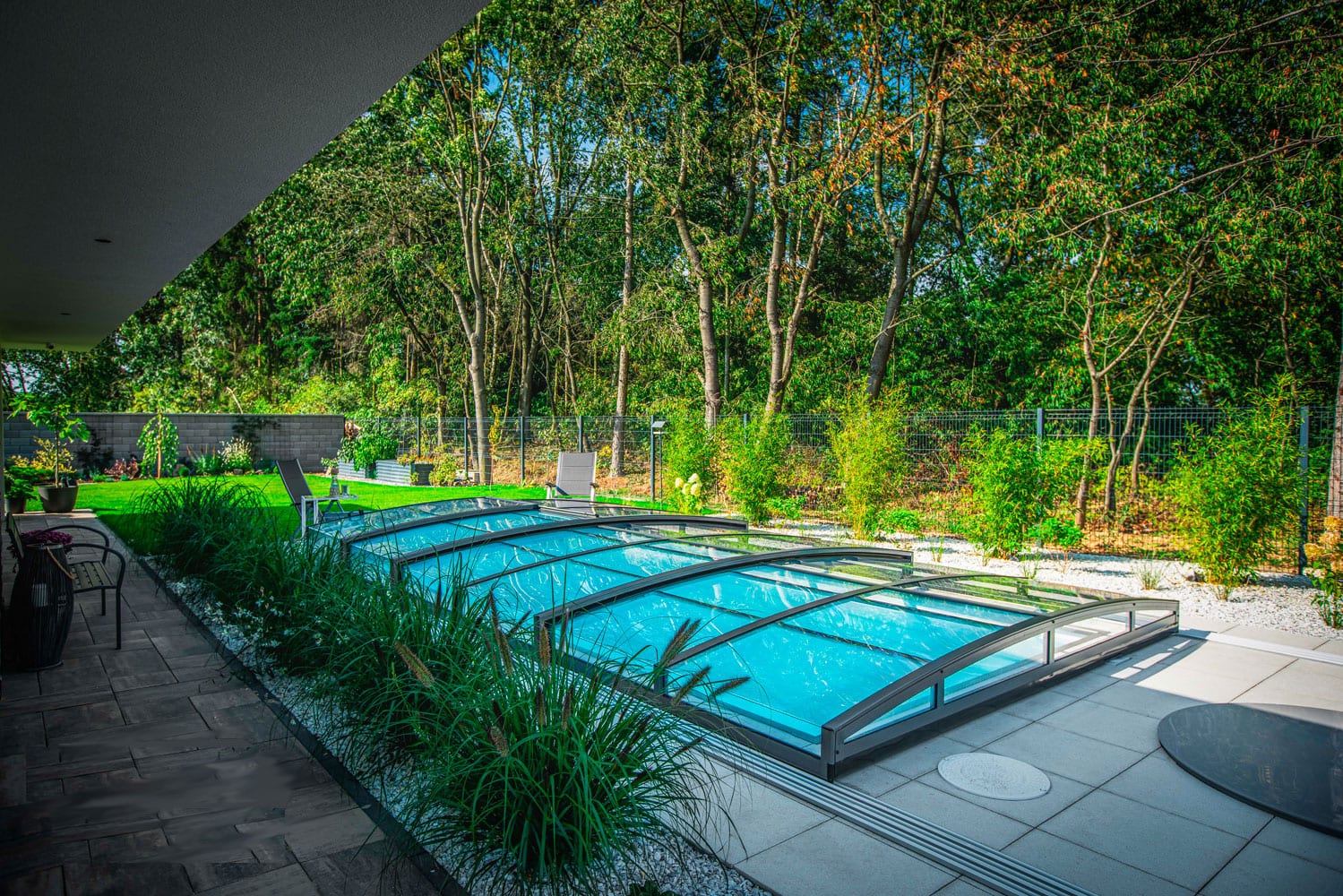 Lavt bassengtak – Infinity